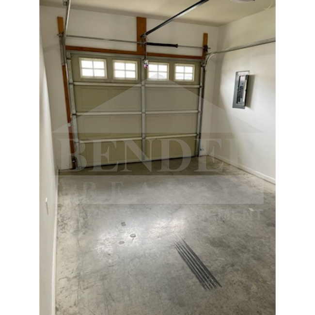 Building Photo - Emmyllie Ct- 130/132