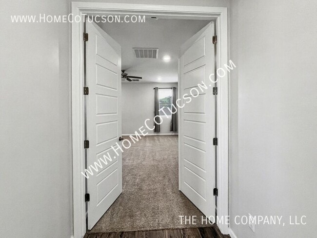 Building Photo - 8073 S Jaeger Pl