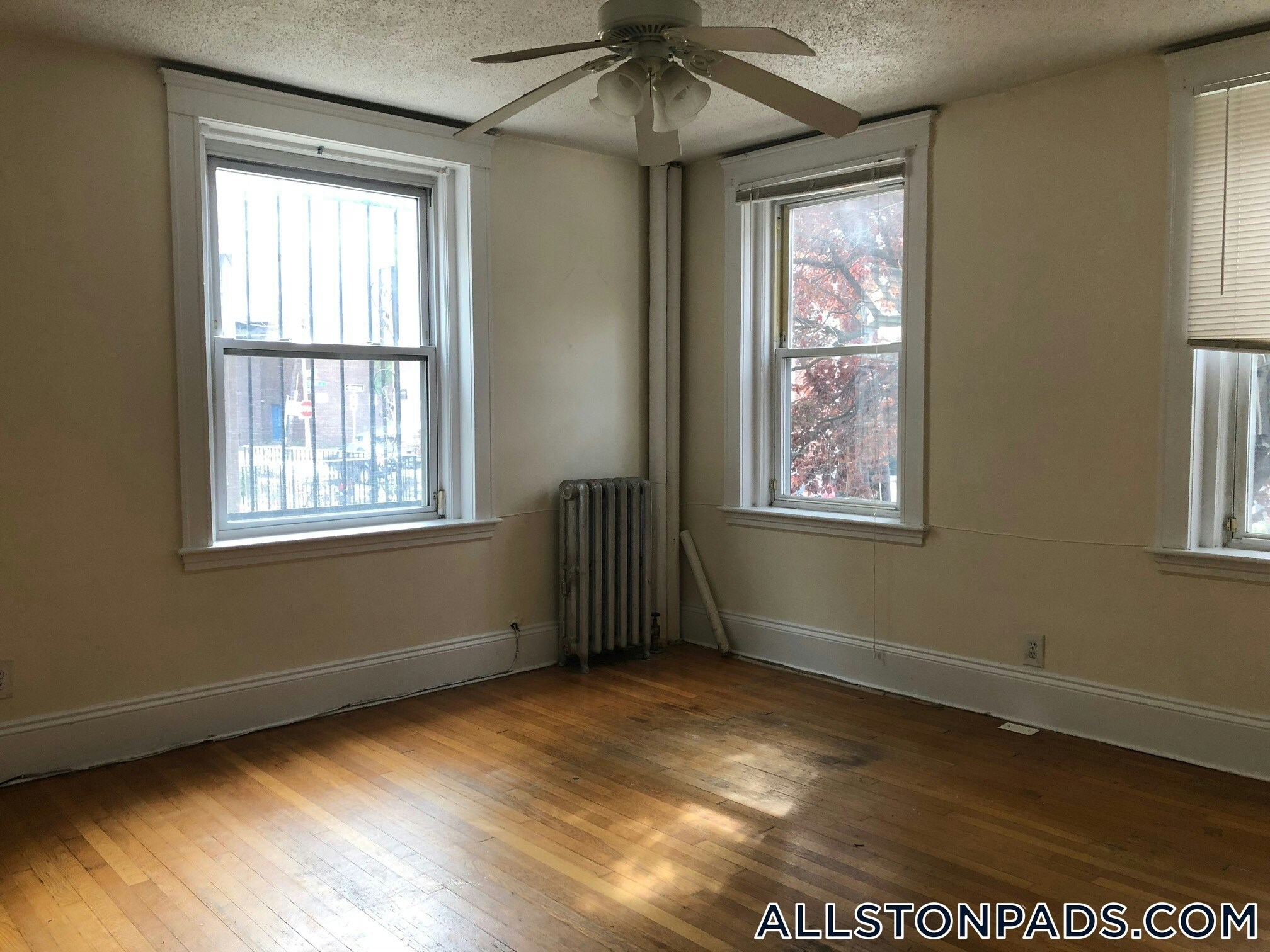 Building Photo - 8 Barrows St