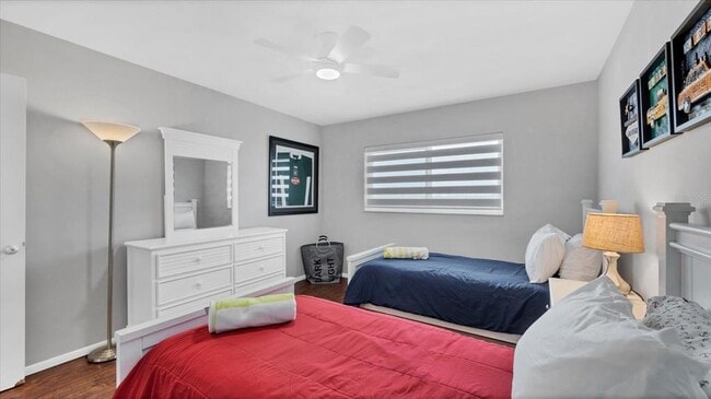 Building Photo - 8625 Midnight Pass Rd