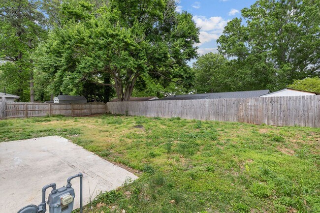 Building Photo - 412 Lineberry Rd