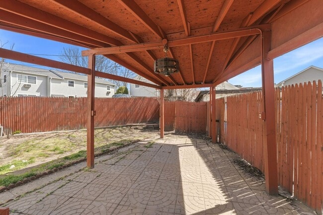 Building Photo - Pawtucket/Woodlawn Single Family Home - $2,495