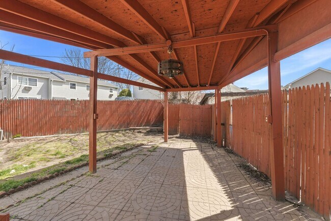 Building Photo - Pawtucket/Woodlawn Single Family Home - $2,695