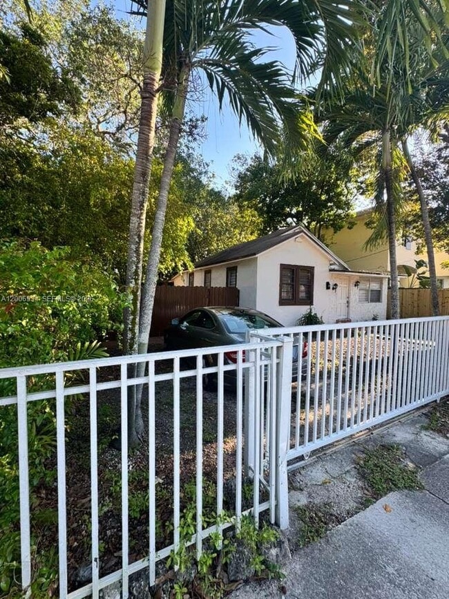 Building Photo - 18 NW 57th St