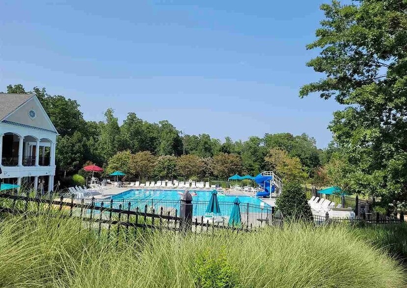 Building Photo - 414 Canyon Lake Cir