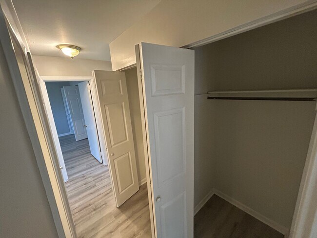 Building Photo - Charming 3BR Home with Fenced Backyard, Garage & Modern Flooring — 1,322 Sq Ft