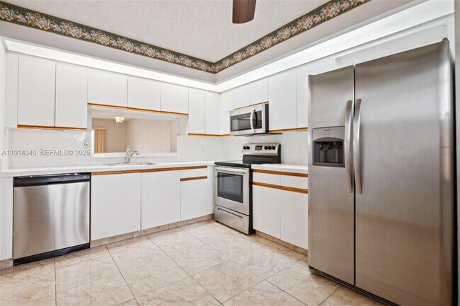 Building Photo - 13001 SW 11th Ct