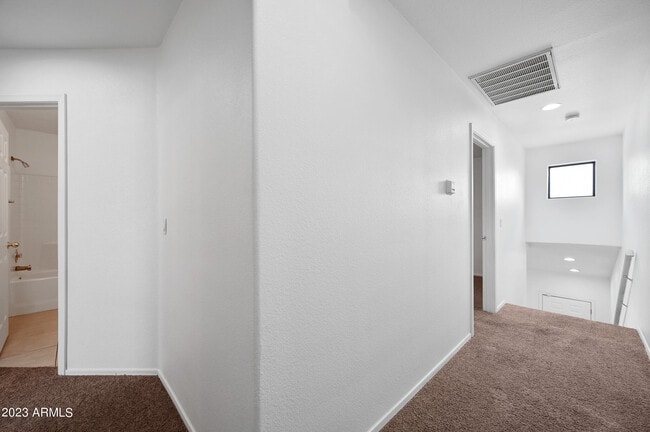 Building Photo - 4734 W Townley Ave