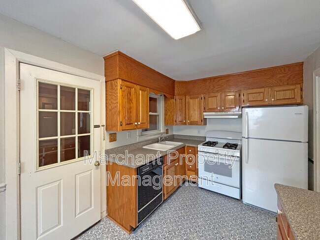 Building Photo - 22 Brownwood Dr