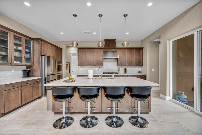 Building Photo - 619 Camargue Trl