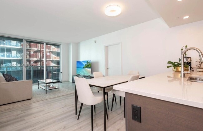 Building Photo - 55 SE 6th St