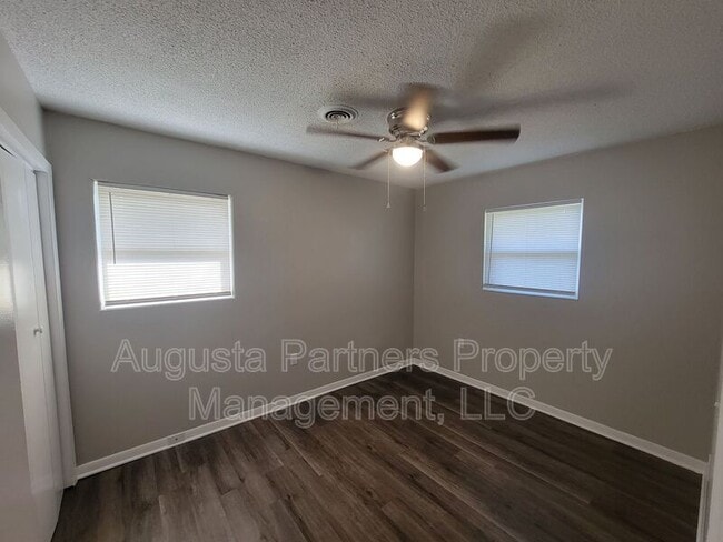 Building Photo - 3618 Audubon Pl