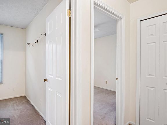 Building Photo - 1504 Virginia Ct