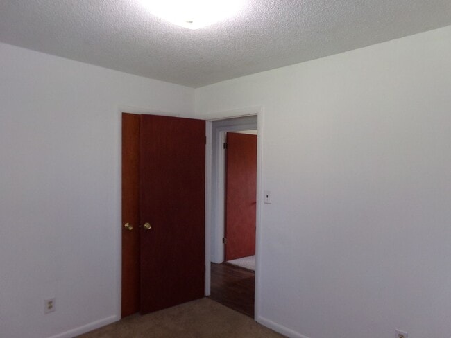 Building Photo - Great Family home