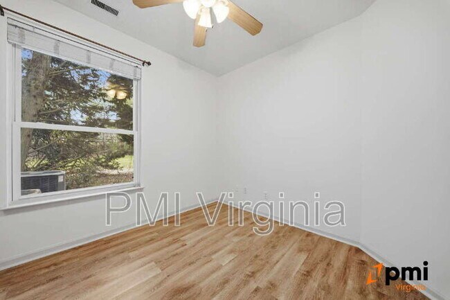 Building Photo - 3209 Jade Ct