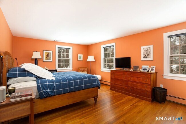 Building Photo - 5 Tall Trees Dr