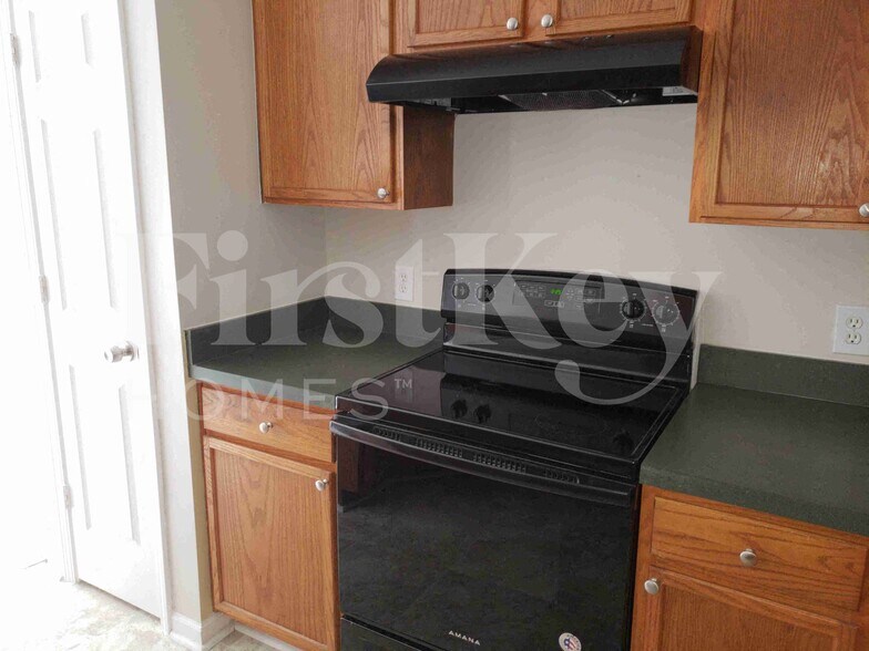 Building Photo - 3760 Thornaby Cir