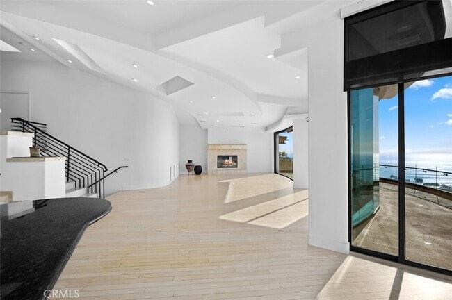 Building Photo - 648 Mystic View