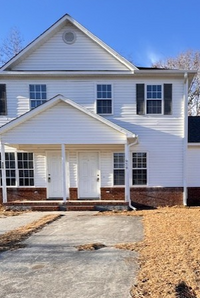 Building Photo - Nice 2 Bedroom, 2.5 Bath Townhome-979 W. P...