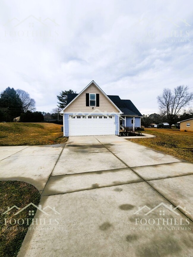 Building Photo - 1413 Dunn Rd