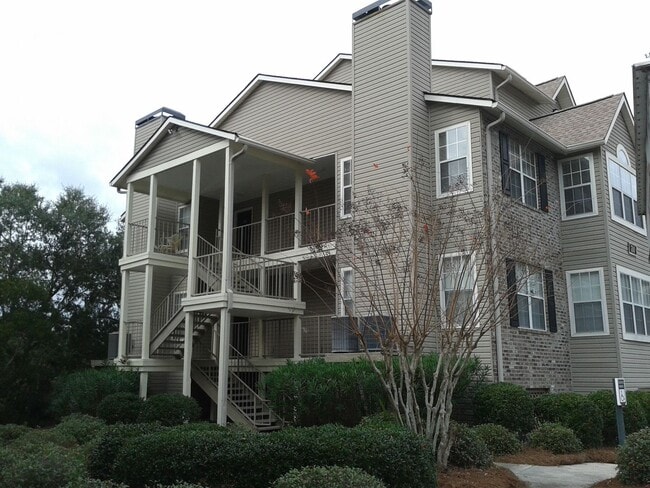 Building Photo - Southside Savannah-Rare Hoover Creek Condo...