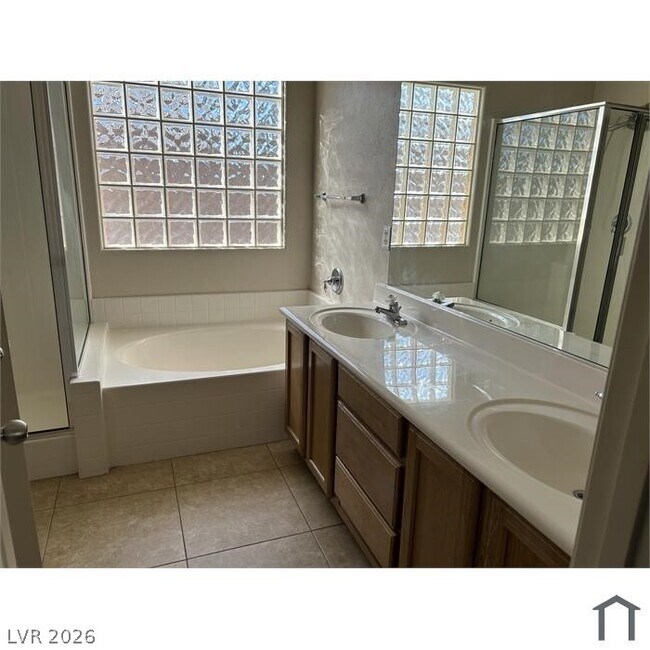 Building Photo - 2660 Lochleven Way