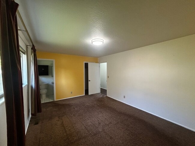 Building Photo - Price Reduced! Beautiful Home With Great S...