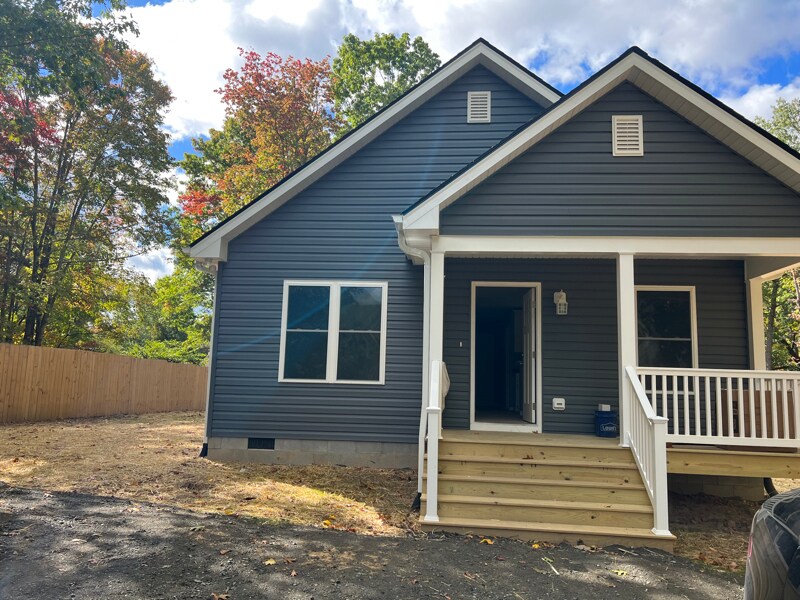 Building Photo - 2420 Middle River Rd