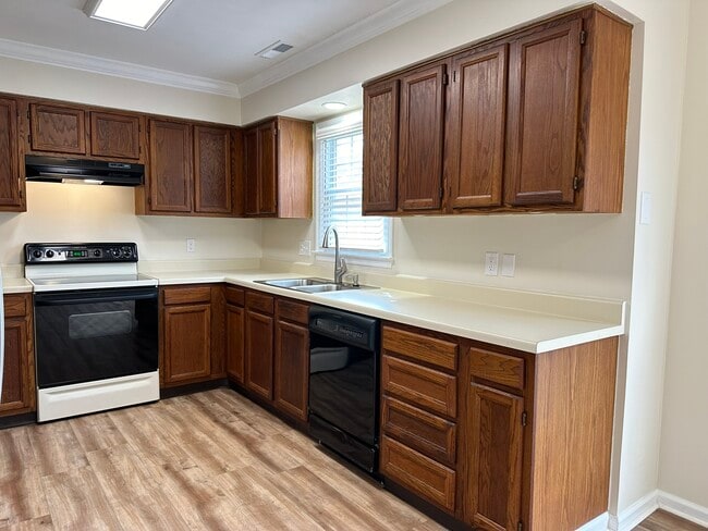 Building Photo - 328 Brookside Ct
