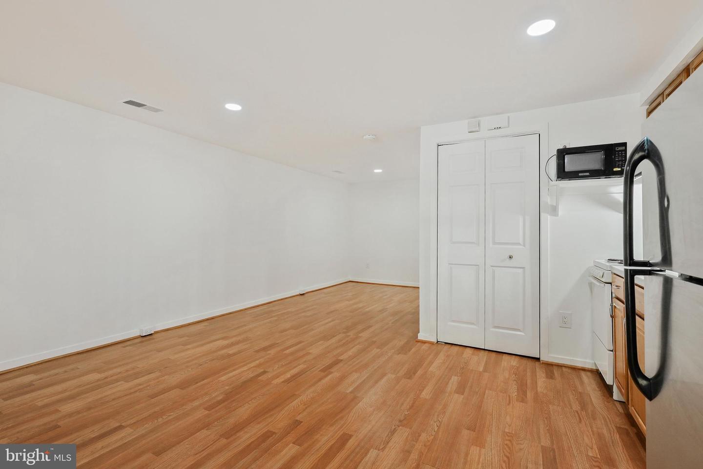 Building Photo - 9837 Hellingly Pl