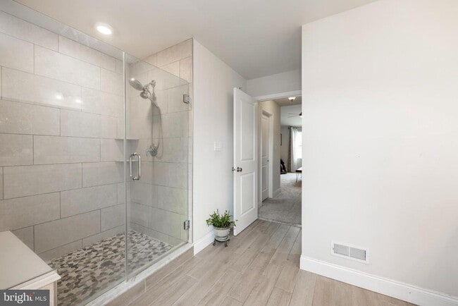 Building Photo - 126 Iron Hill Way