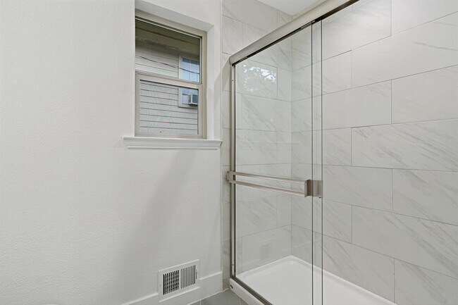 Building Photo - 11005 Carissa Dr