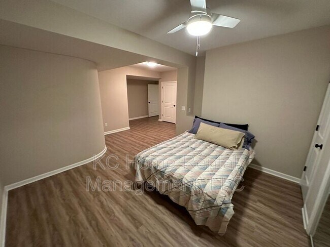 Building Photo - 2807 NE Sonora Valley Dr