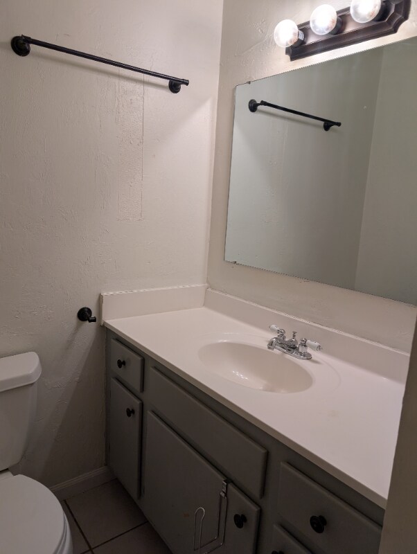 Building Photo - 2562 Cortina Ln