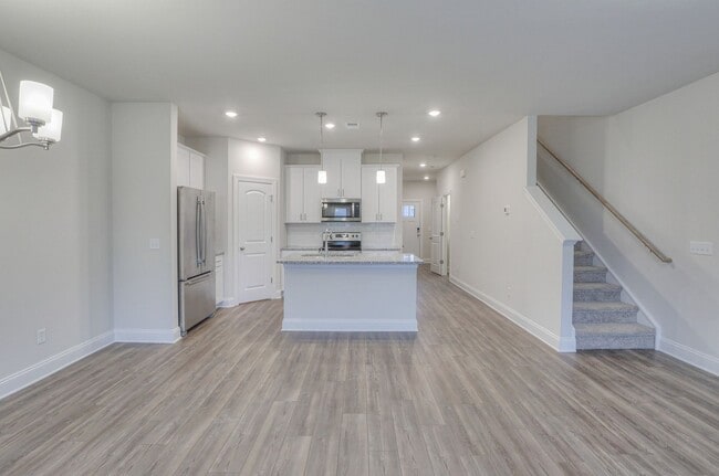 Building Photo - 1705 Tahoma Dr
