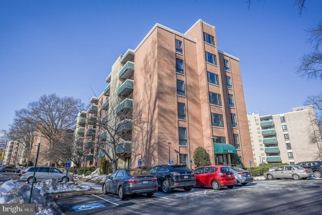 Building Photo - 6141 Leesburg Pike