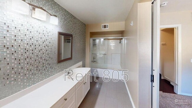 Building Photo - 605 Flathead River St