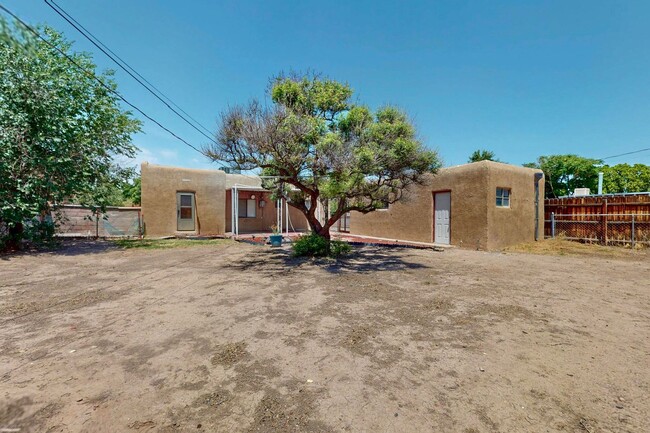 Building Photo - NEAR NORTH VALLEY PUEBLO 2 Bedroom  1 Bath...
