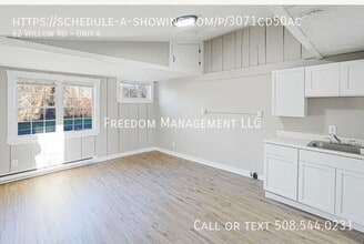 Building Photo - 62 Willow Rd