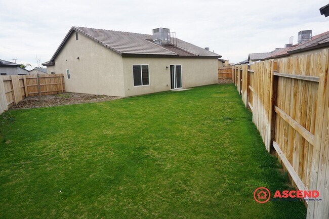 Building Photo - Cute Home in Southwest Bakersfield!