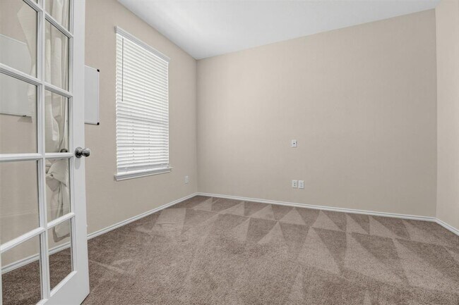 Building Photo - 400 Bedford Falls Ln