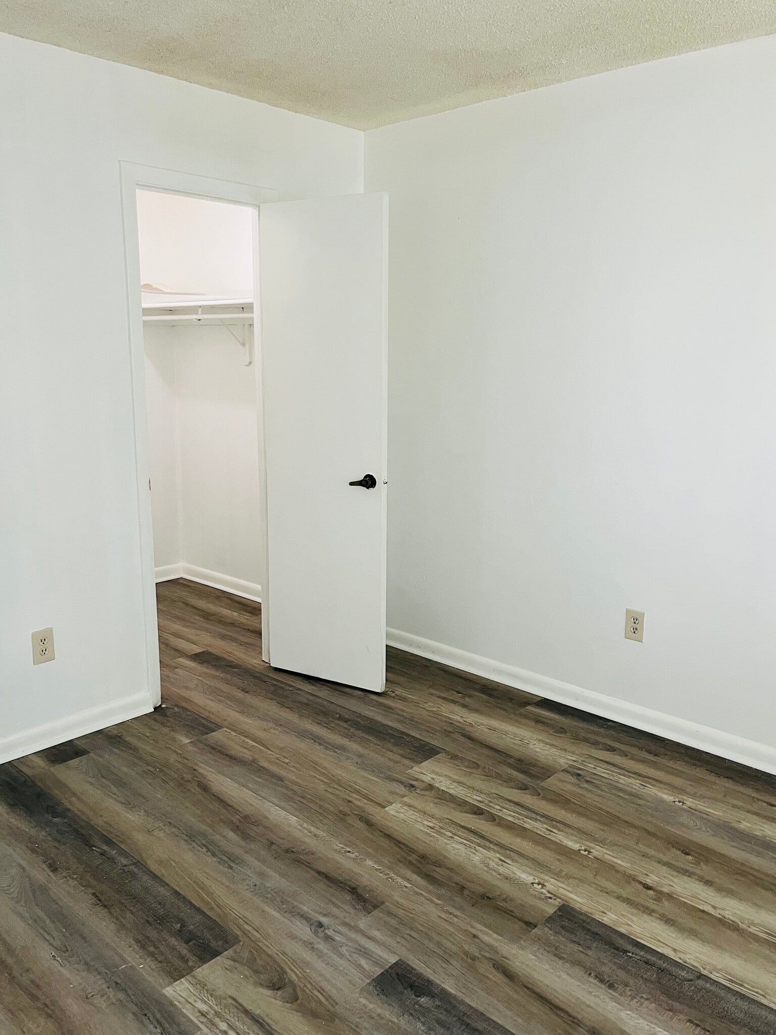 Building Photo - 492 NW 165th Street Rd