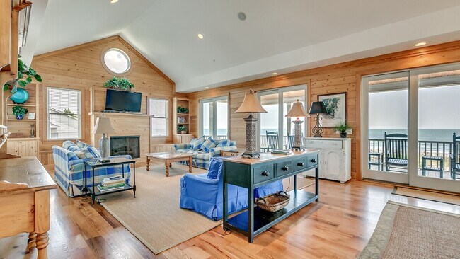 Building Photo - 630 Parker Dr