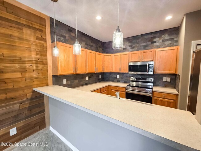 Building Photo - 1015 Venetian Dr