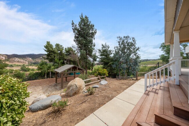 Building Photo - Escondido -Beautiful San Pasqual area ,Spa...