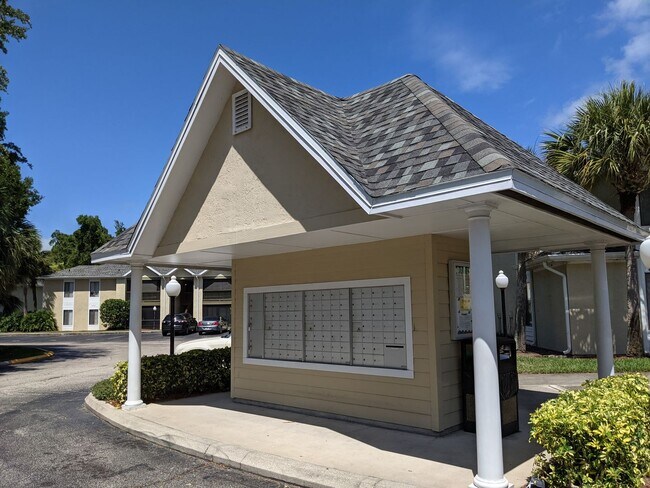 Building Photo - 3550 Sable Palm Ln