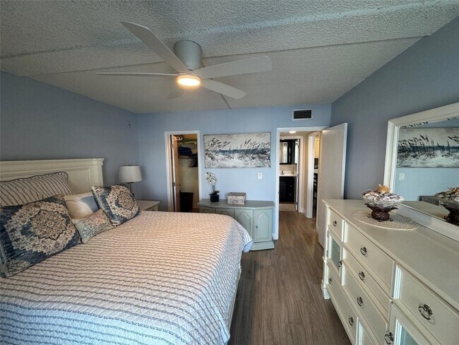 Building Photo - 95 N Birch Rd