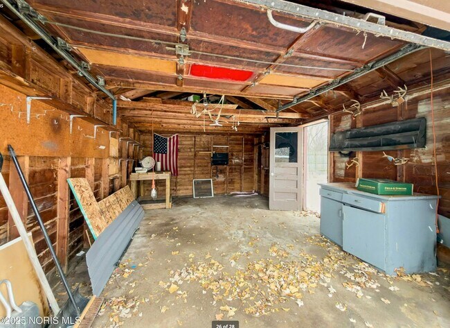 Building Photo - 4841 Leamington Ave