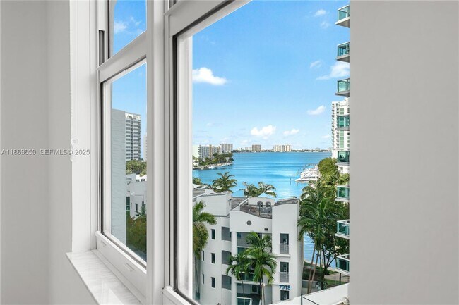 Building Photo - 7900 Harbor Island Dr