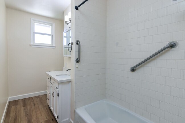 Building Photo - 22436 Avenue San Luis